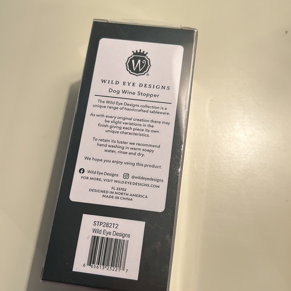 Wine Bottle Stopper Wild Eye Designed Bull Dog Gold Color opened Box Never Used - Picture 2 of 2